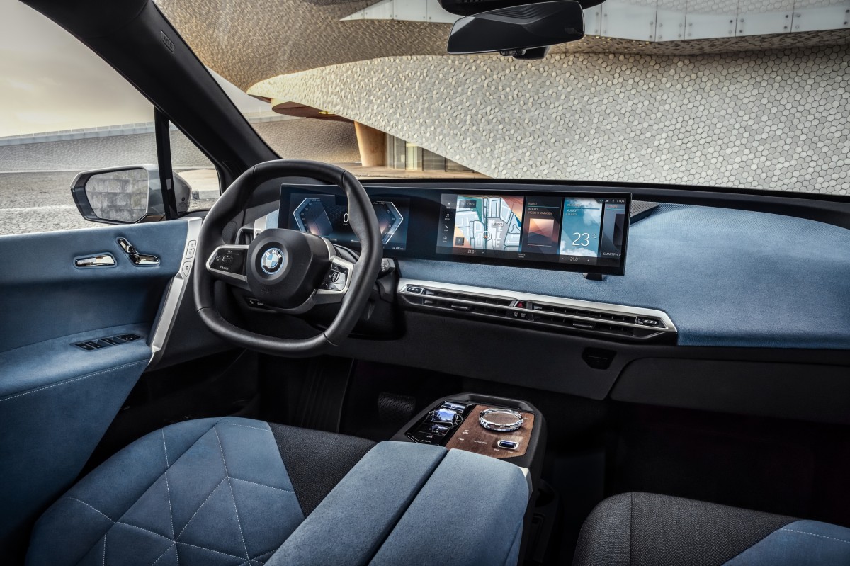 BMW iX SUV Interior | CarMoney.co.uk